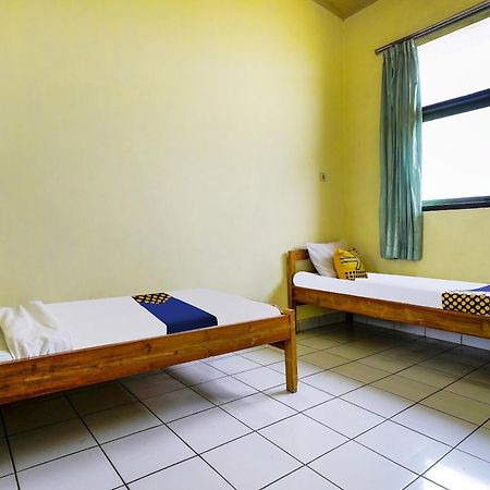 Spot On 91064 Wisma Lec Syariah Garut Exterior photo
