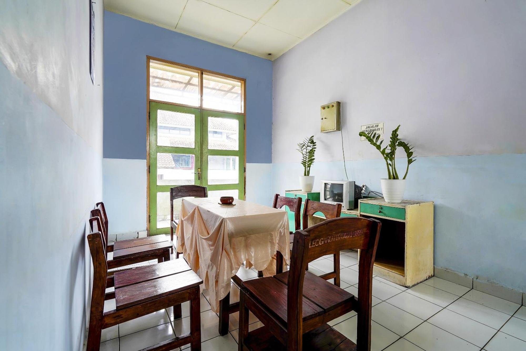 Spot On 91064 Wisma Lec Syariah Garut Exterior photo