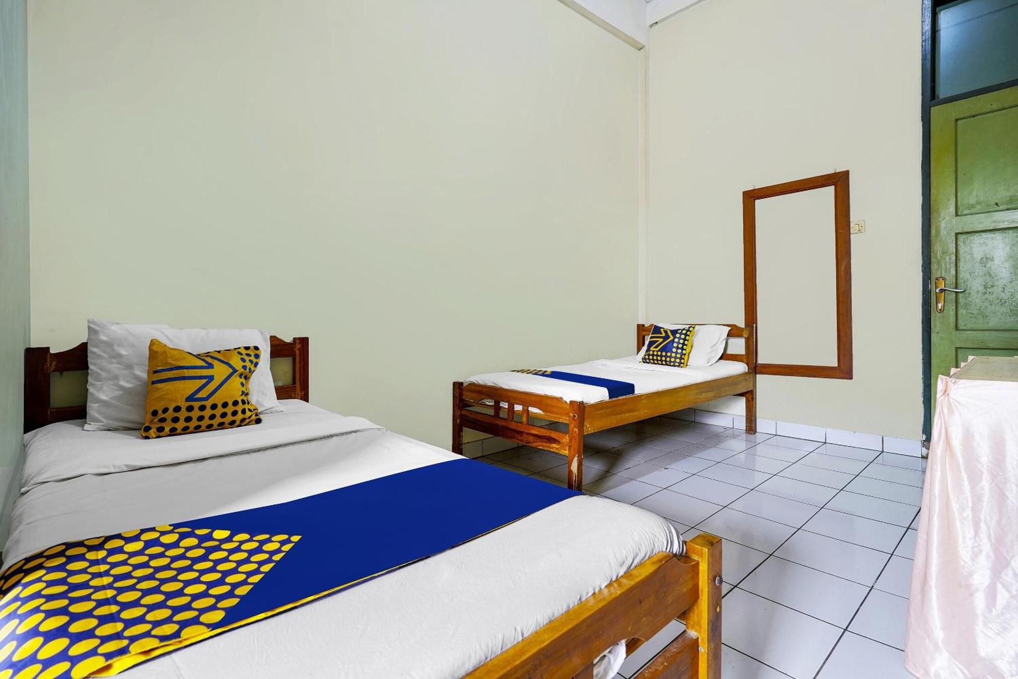 Spot On 91064 Wisma Lec Syariah Garut Exterior photo