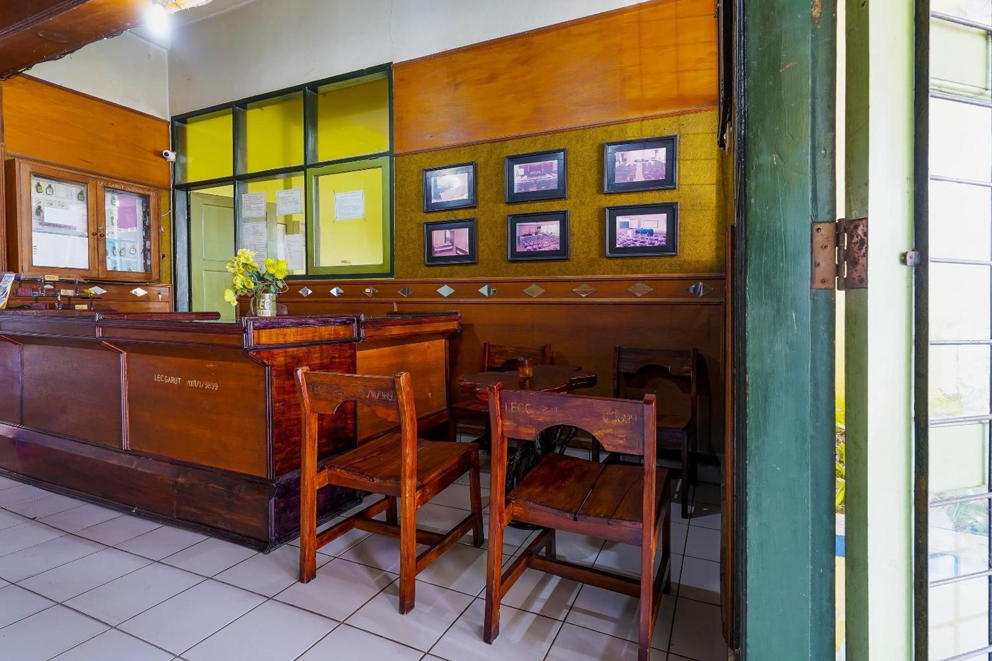 Spot On 91064 Wisma Lec Syariah Garut Exterior photo