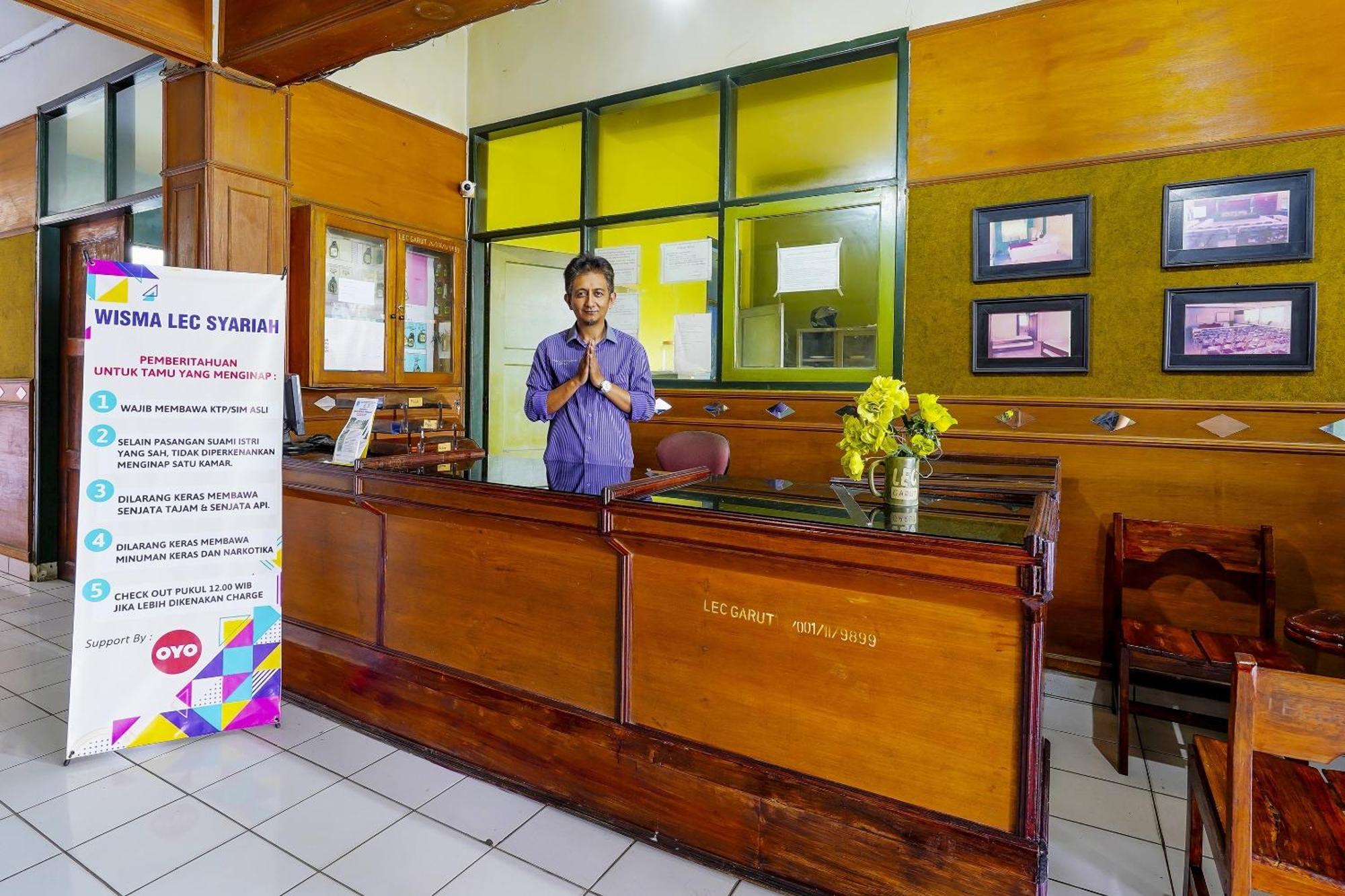 Spot On 91064 Wisma Lec Syariah Garut Exterior photo